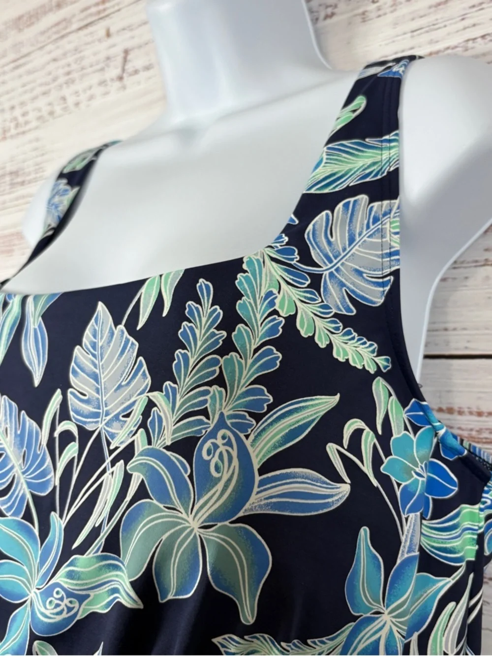 Lands End Navy Floral Underwire Tankini Swim Top